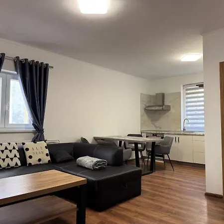 Apartment Forest Hill